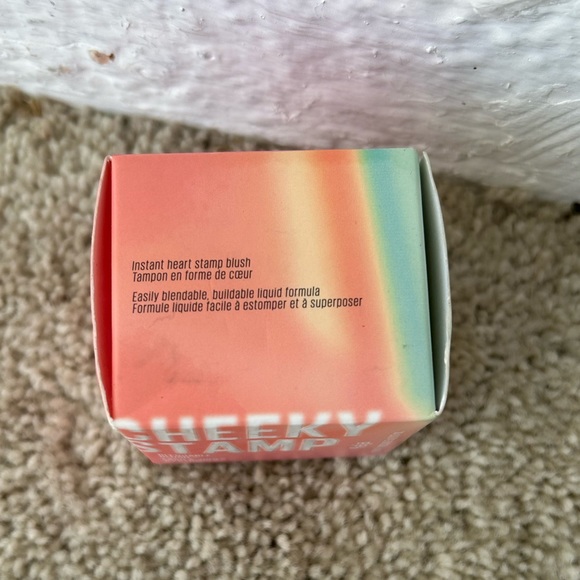 NIB CHEEKY STAMP- Bouncy Liquid Cushion Blush with Heart-Shaped Stamp- Feisty - Picture 5 of 8